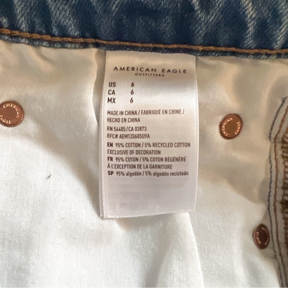 American Eagle | ‘90s Boyfriend Short Distressed - Picture 6 of 8